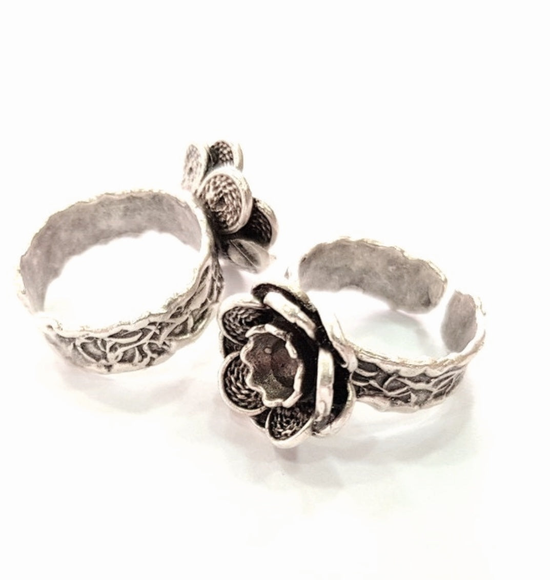 Silver plated adjustable flower ring 6 mm bezel