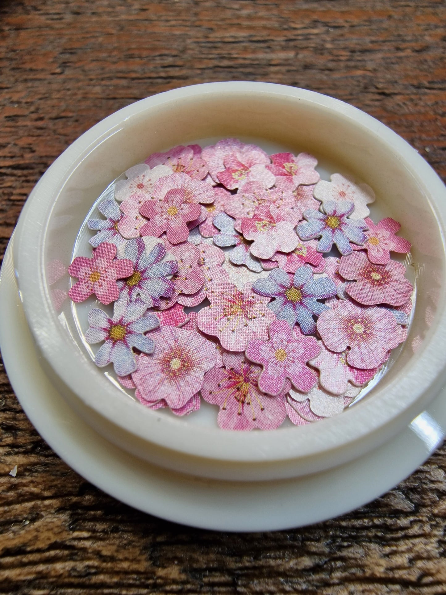 Flowers 50 Pcs/Box Waterproof Wood Pulp resin inclusions