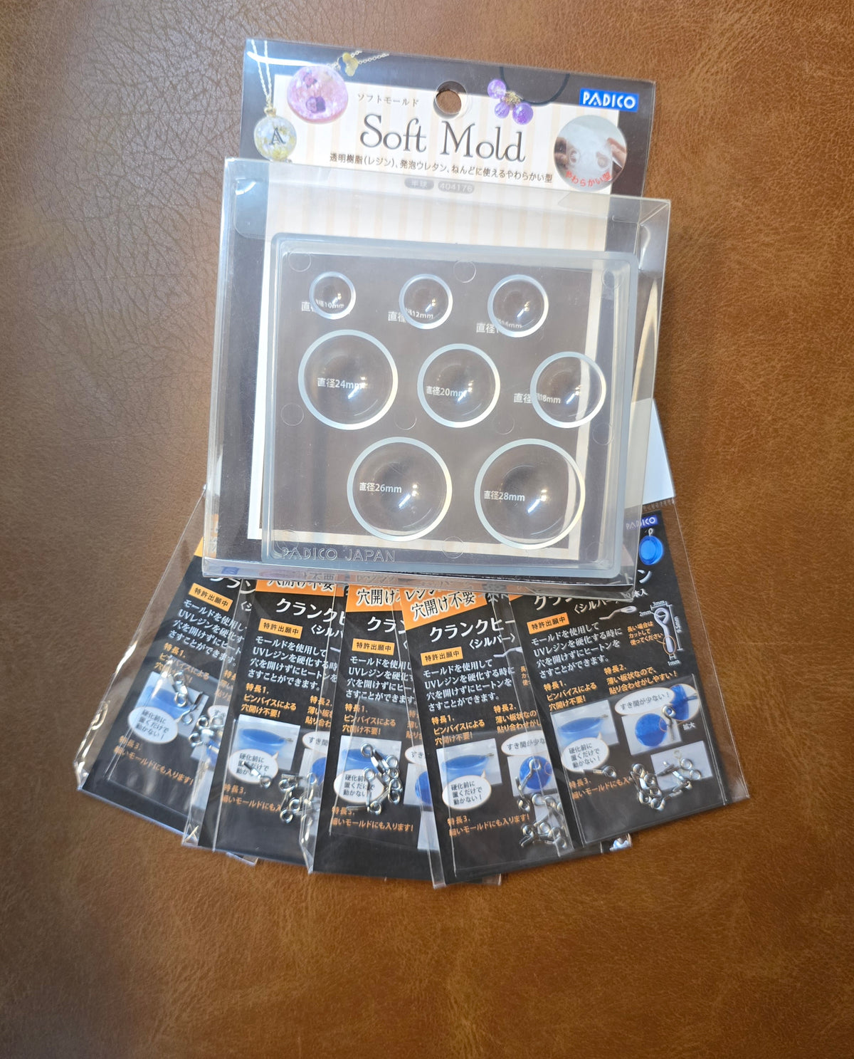 Mould and eyebolts set
