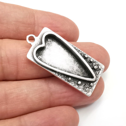 Framed heart silver plated bezel 28×14mm