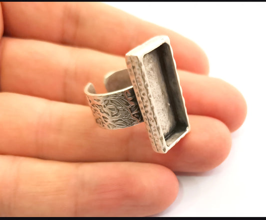Rectangular ajustable Ring blank
25x10mm Antique Silver Plated