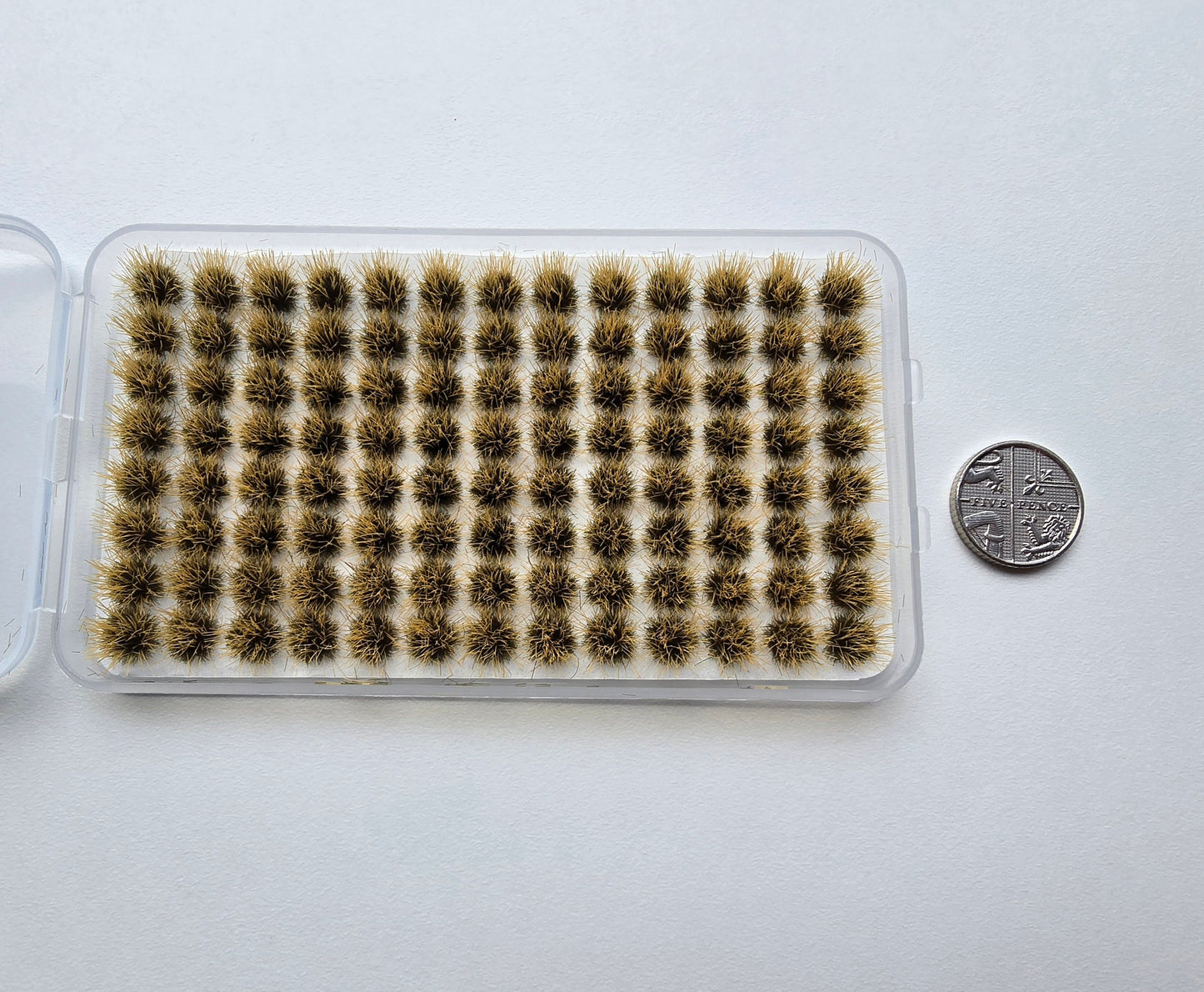 Artificial miniature grass