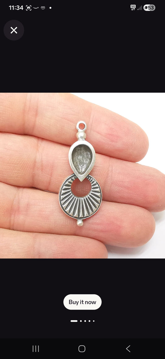 Silver dangle charm, antique silver plated, cabochon 10×7mm