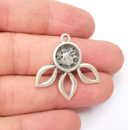 Three petals silver plated pendant bezel cabochon 10mm